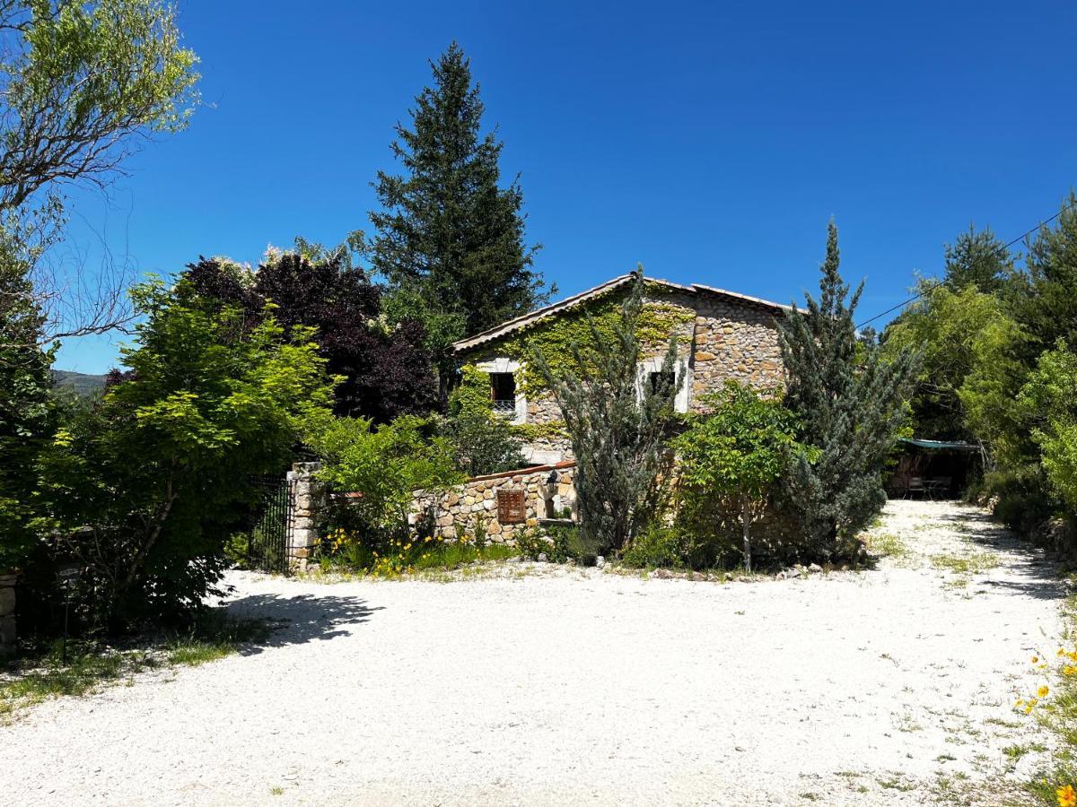 Le Priolat Des Anges Aux Portes Des Gorges Du Verdon Trigance Exterior foto